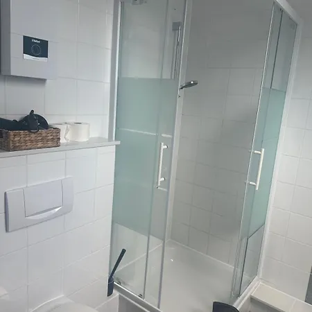 Lejlighed Zentral Und Modern - Mit 2 Sz Und Buero *